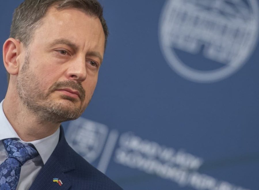 3693673