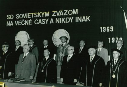 So sovietskym zvazom 420x287