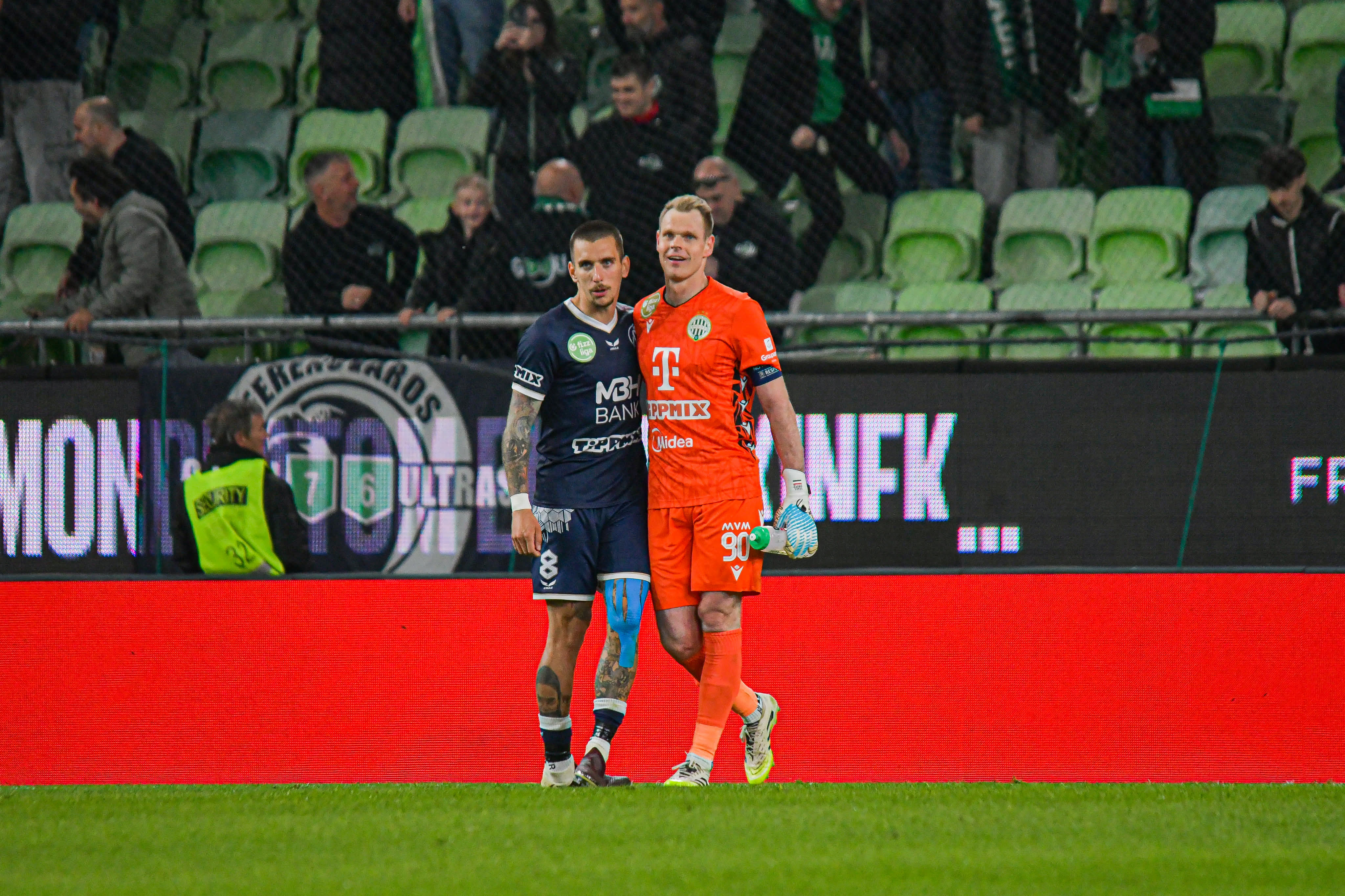 1e8c25f6 254c 49ea b303 2b6ff91d13a9