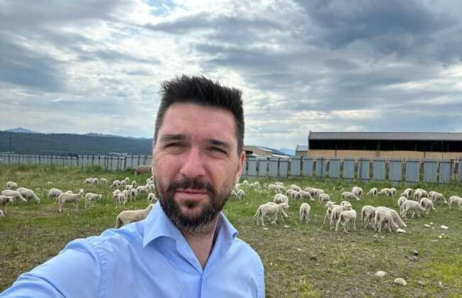 FBIMG1689257194520 1