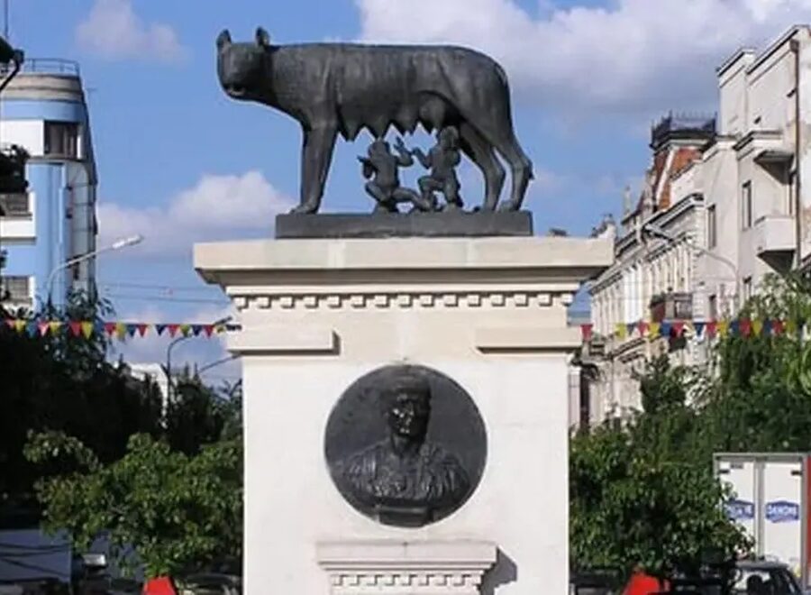 24352