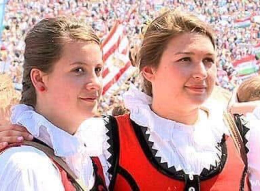 Szekely mennyecskek a bucsuban