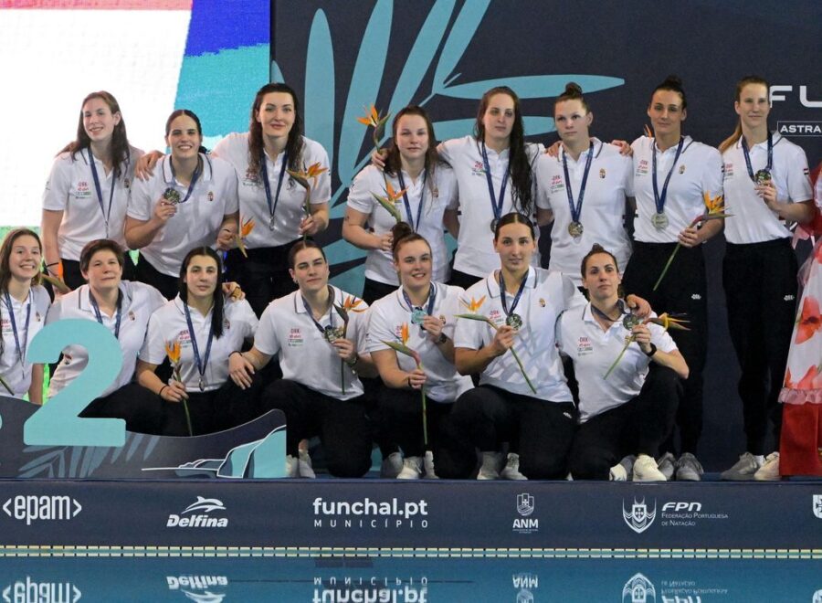 Ezüst női vizilabda