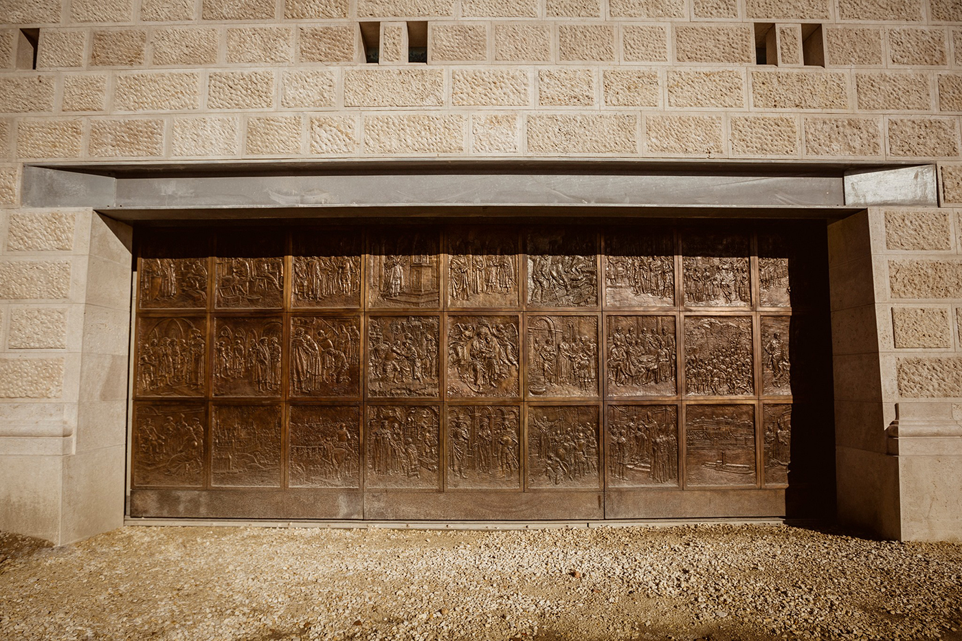 Bronz kapu budai var lovarda foorseg rekonstrukcio ujjepites csodalatosmagyarorszag
