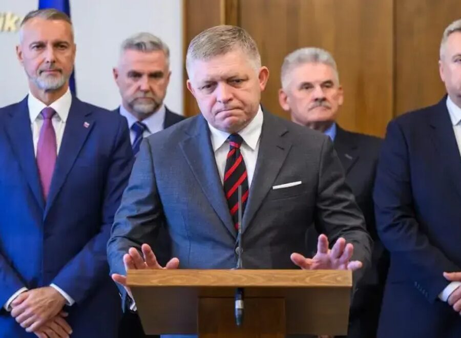 Robert fico vlada scaled e1761408094556 1017x573