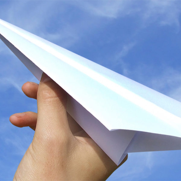 Így hajtogasd meg a tökéletes papírrepülőt ny 2