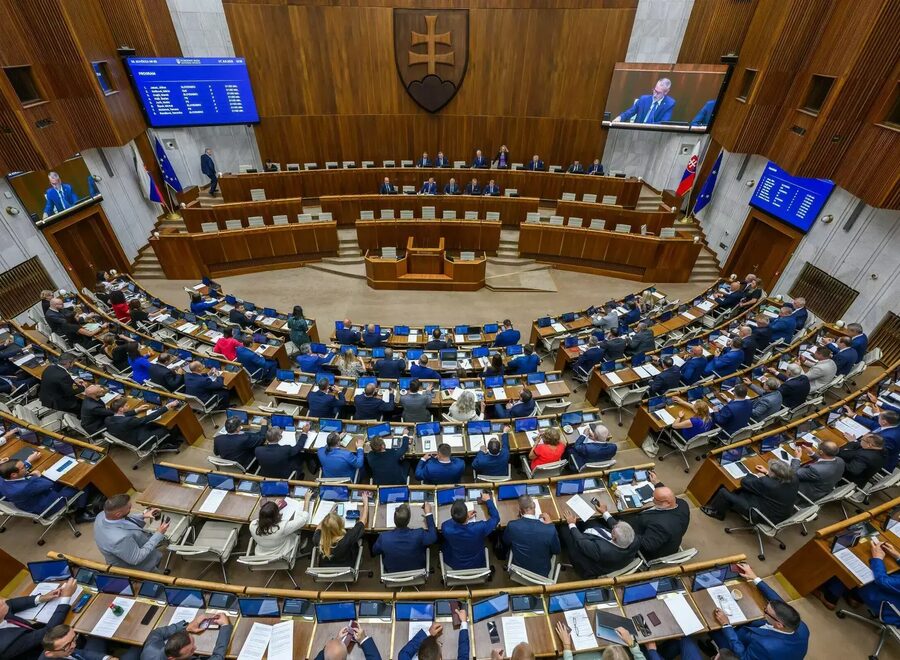 2025 09 11 szlovak parlament 0 jpg