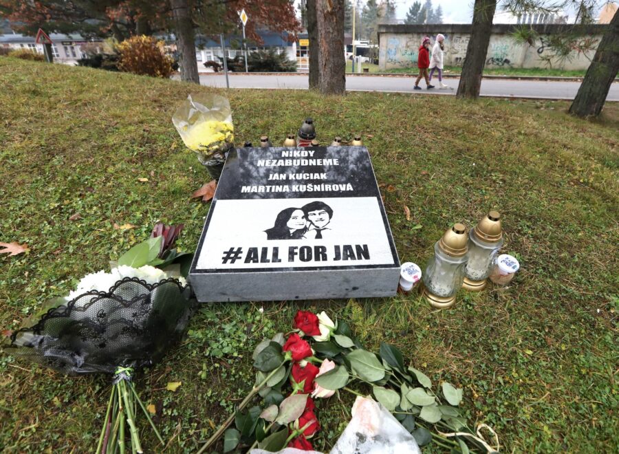 20211208 pamatnik kuciak zvolen 02829008 scaled