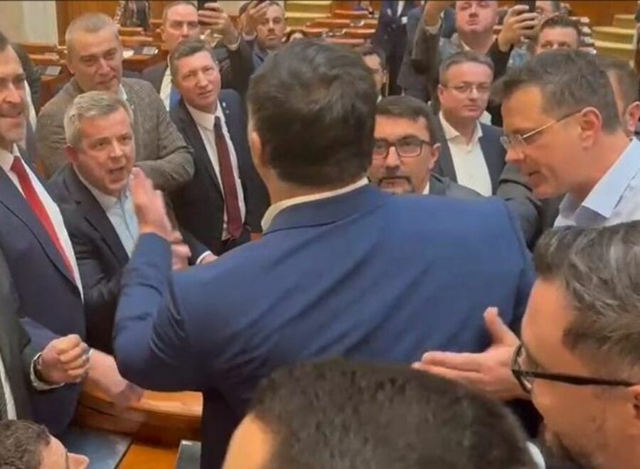 Román parlament