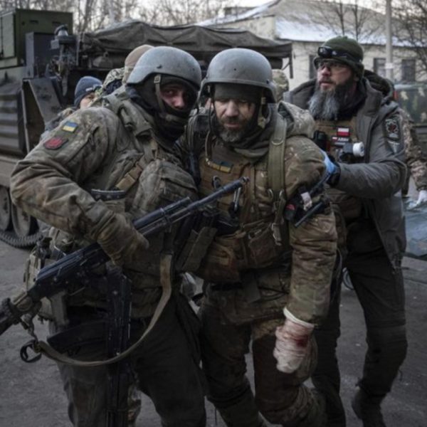 ukran es más katonák
