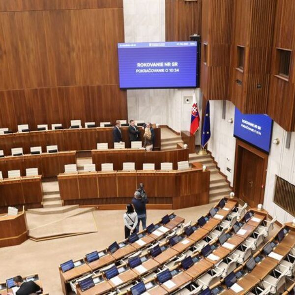 Parlament clanok W