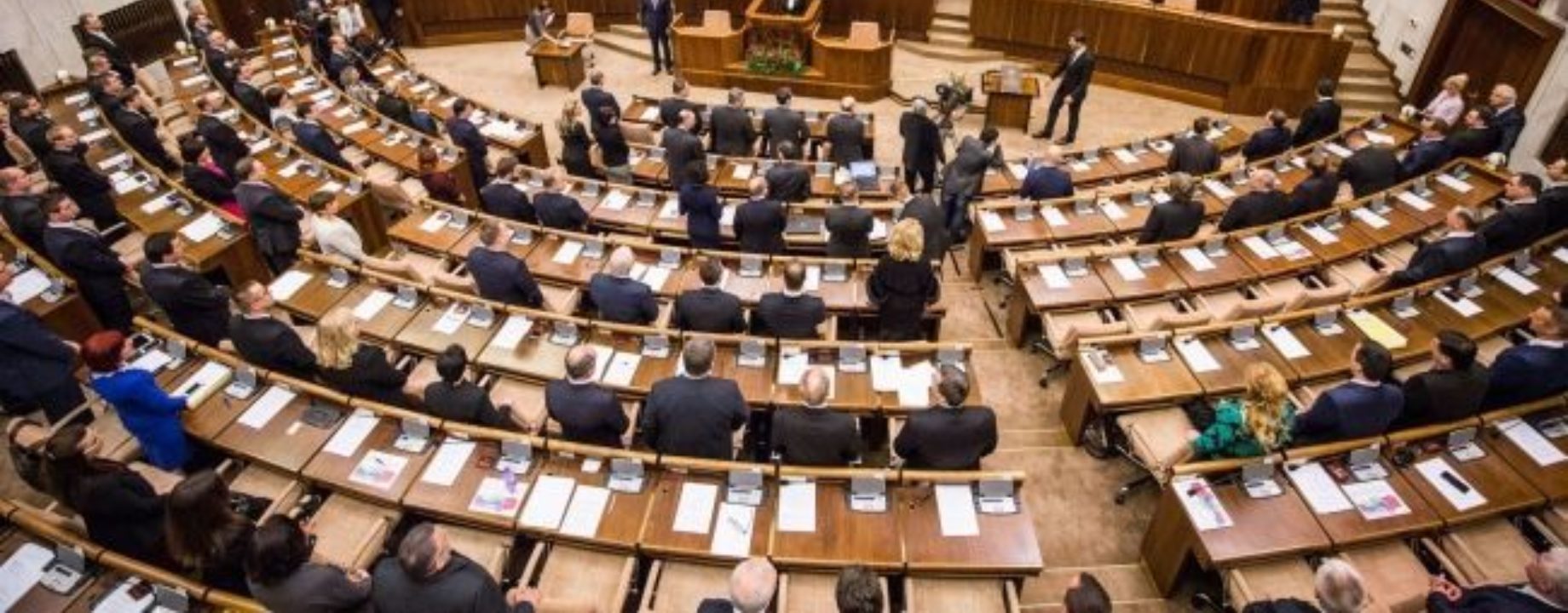 A parlament alakuló ülése