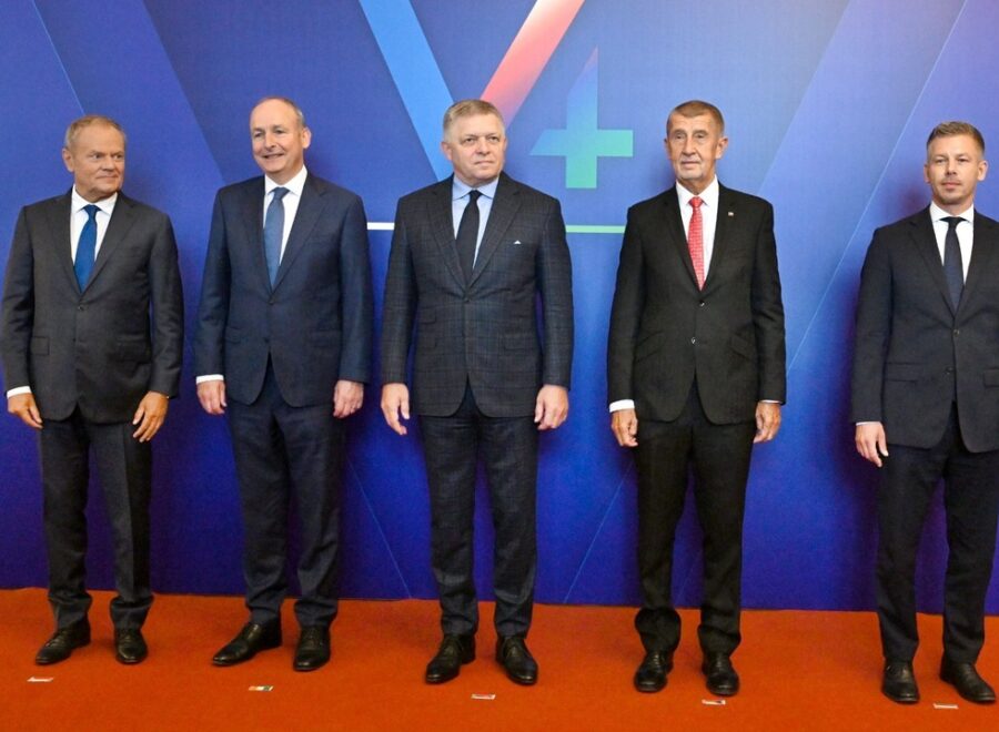 V4 fico babis tusk magyar