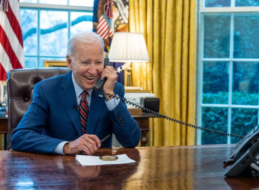 Joe biden calls burger join 011923 1 683aa7fed9ee4e6dba01d9519420e24c