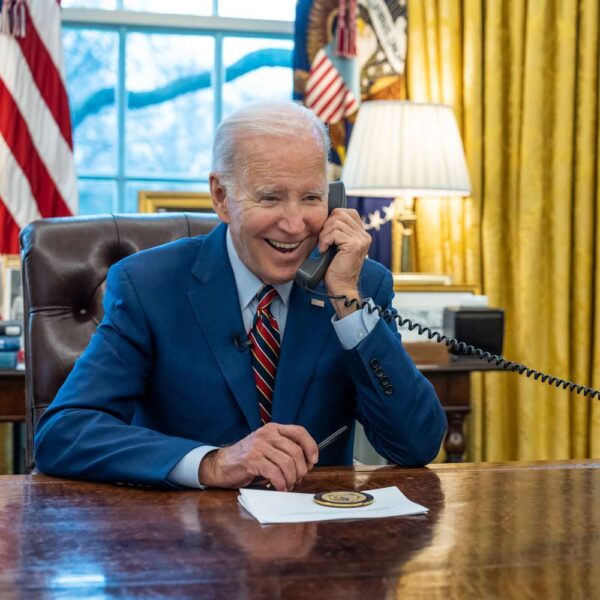 Joe biden calls burger join 011923 1 683aa7fed9ee4e6dba01d9519420e24c