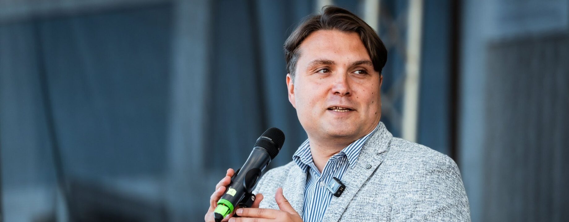 Gubik mikrofonnal