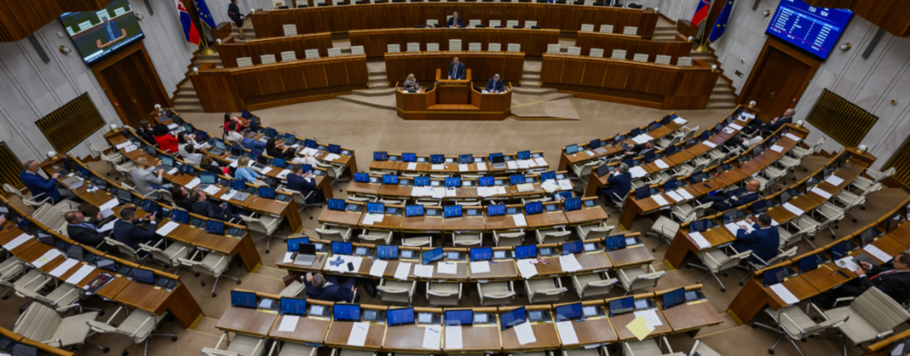 20250616 1050 parlament 01 1042x573