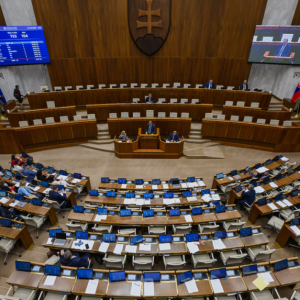 20250616 1050 parlament 01 1042x573