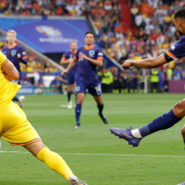 Remekelt a liverpool sztarja hollandia kiejtette a romanokat az eb rol 600x315 crop