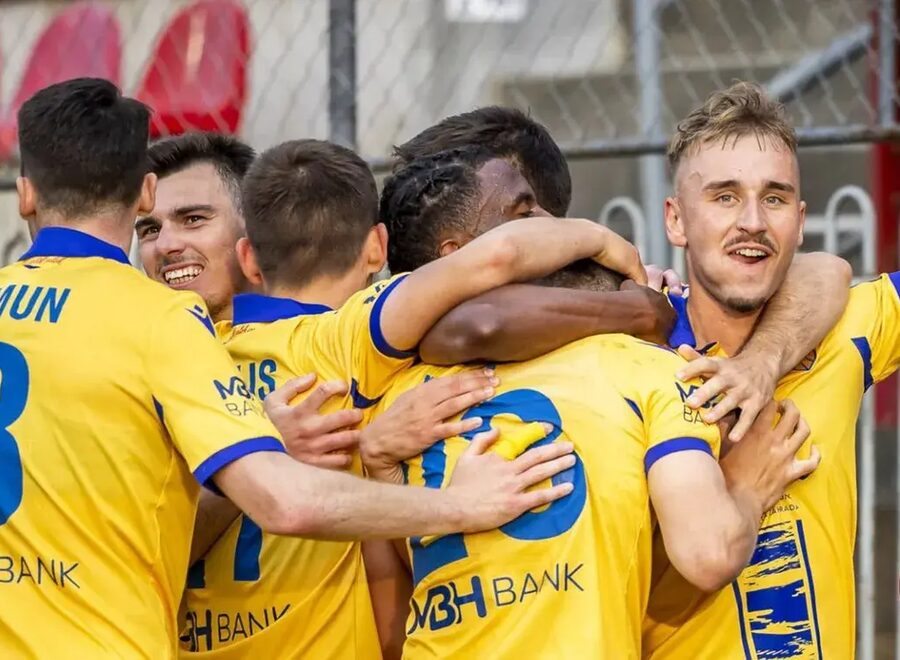 9f116278c29947b3a82c9b39ebf6e516