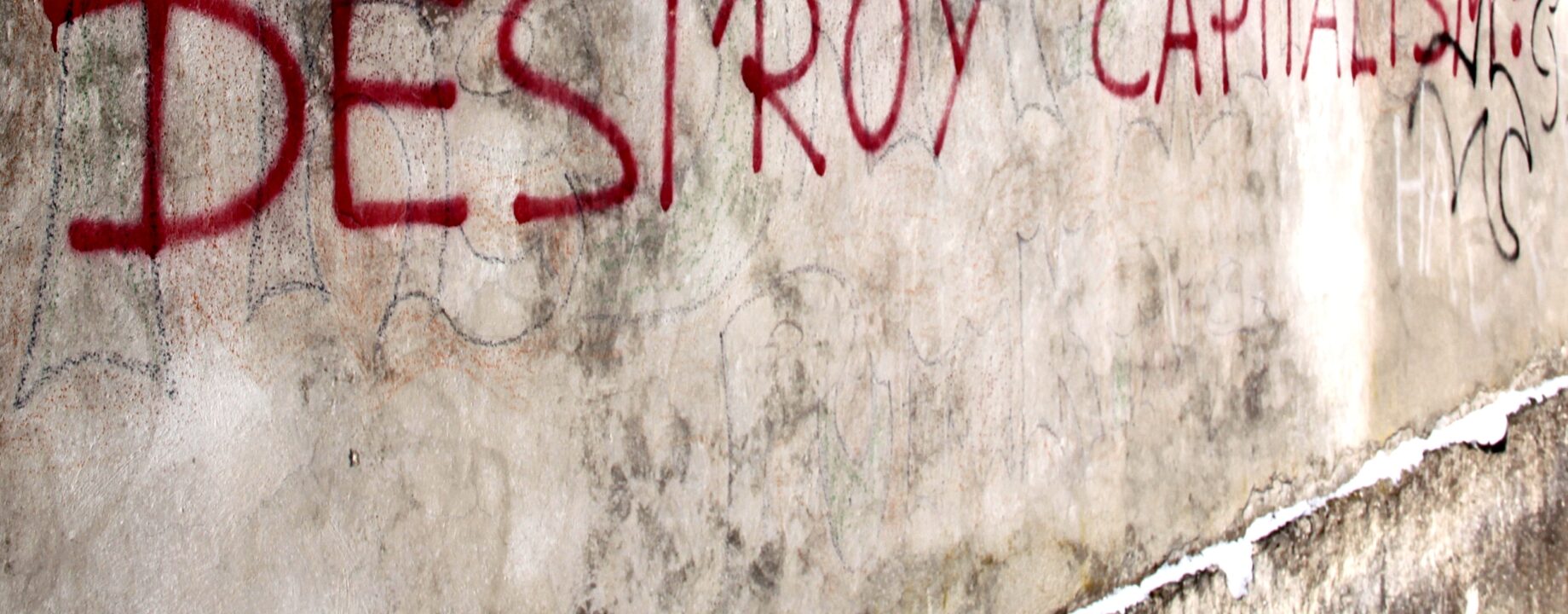 Graffito Destroy Capitalism Steyr