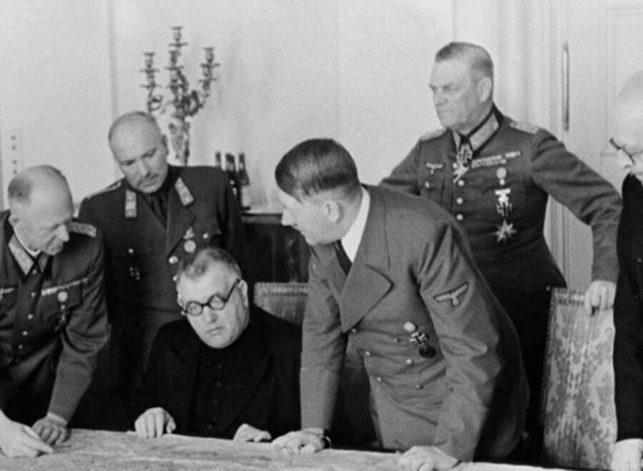 Hitler tiso clanok W