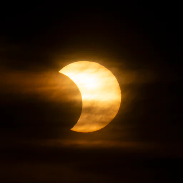 Screenshot 2022 10 18 at 12 23 01 1006 20210610103116 us solar eclipse weather afp 9br8pk jpg WEBP Image 800 513 pixels