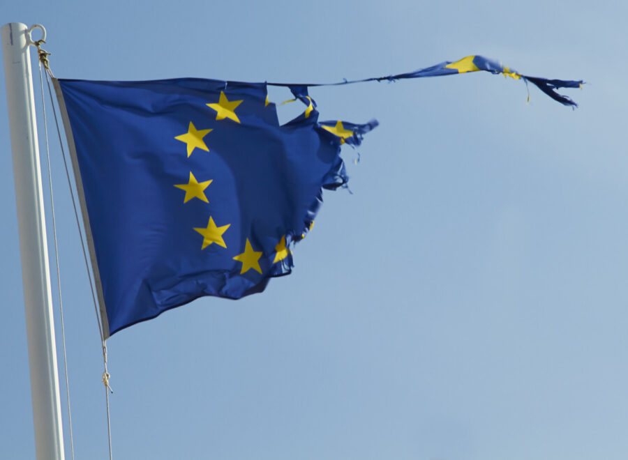 Eu zaszlo szakadt 464500
