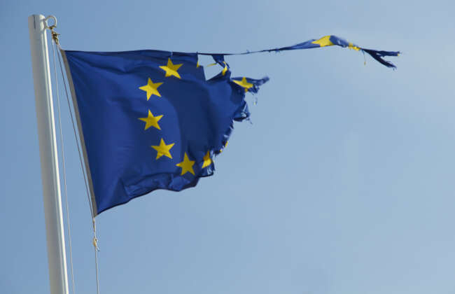Eu zaszlo szakadt 464500