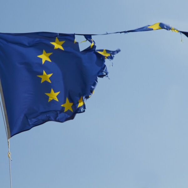 Eu zaszlo szakadt 464500
