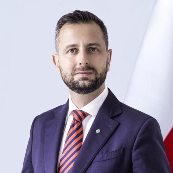 Lengyel miniszter