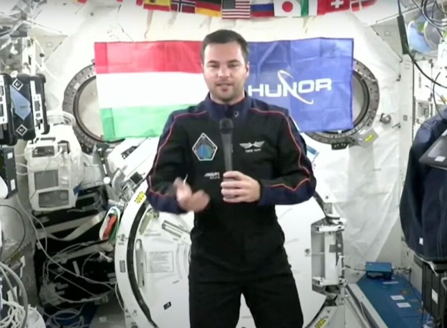 Kapu Tibor világűr