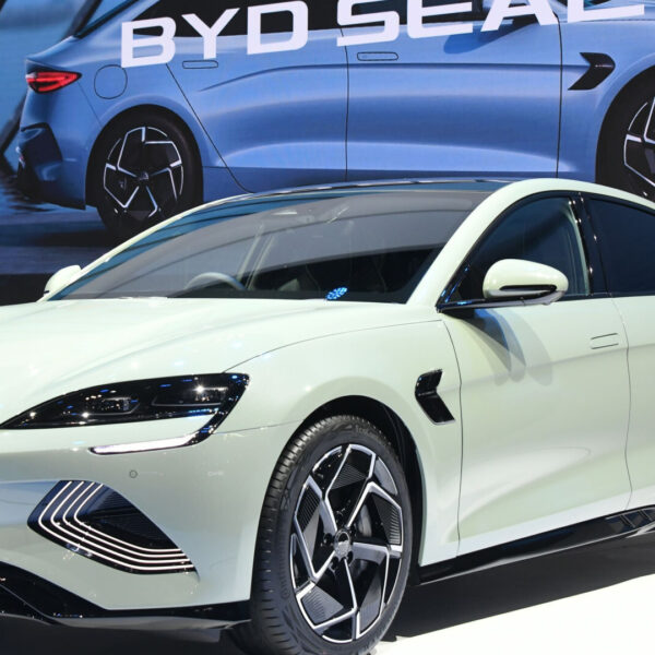 Byd tesl elektromos auto uj auto regisztracio autogyarto autogyartas autoipar 637363