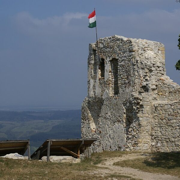 Magyar várrom