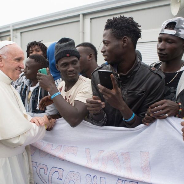 Pápa migránsok