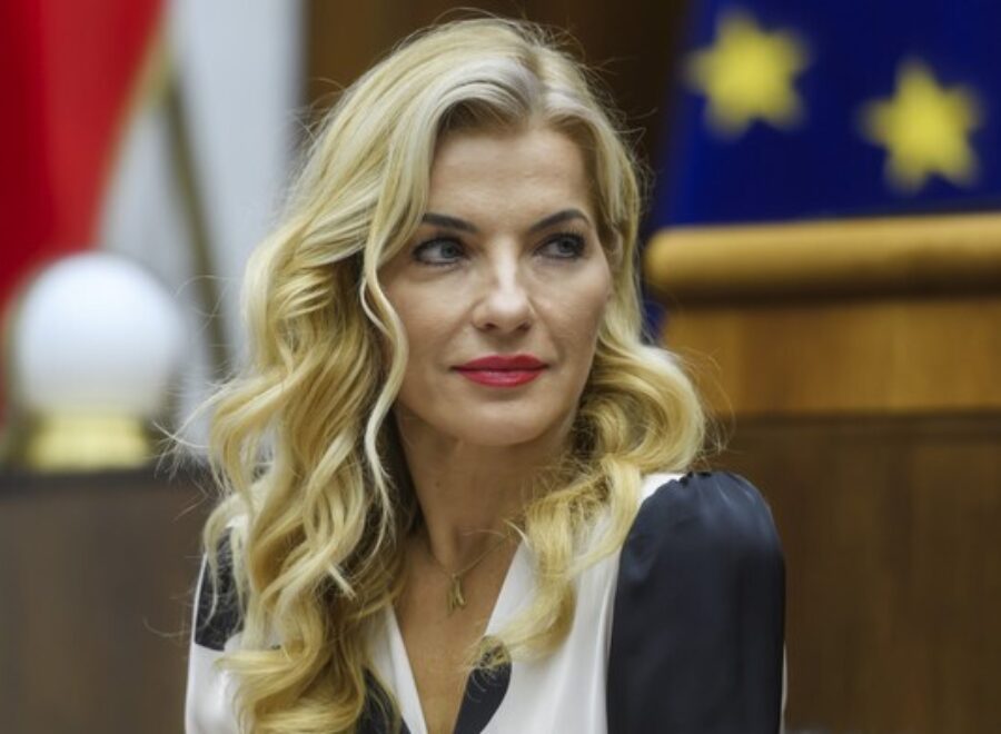 893bec86 2b93 4148 b240 ccc12f77beb1