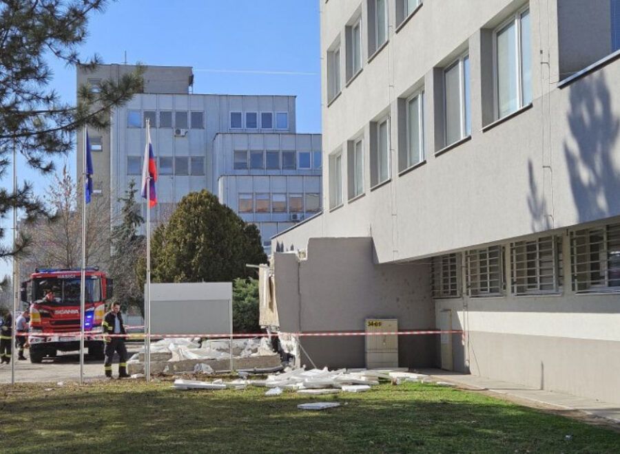 4 df97734c9d1b350fbc383fe2a2ac7e0e723dedc1