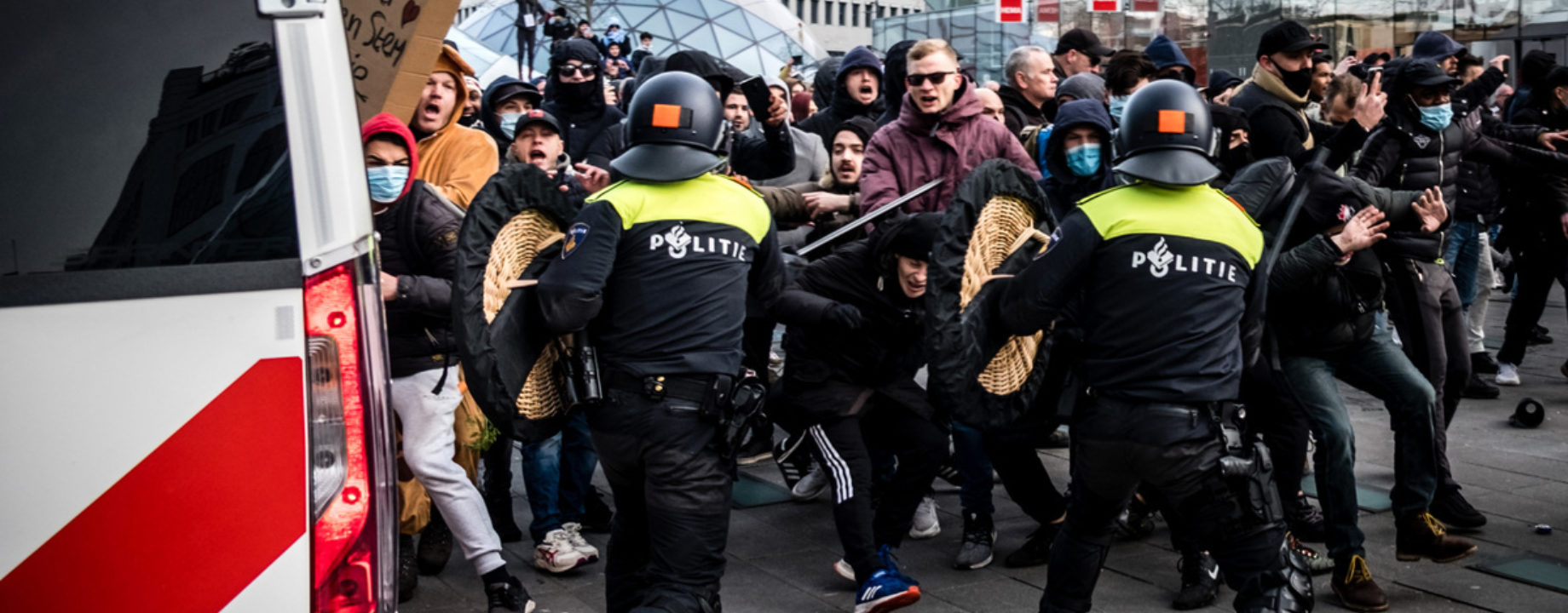 Holland tüntetők