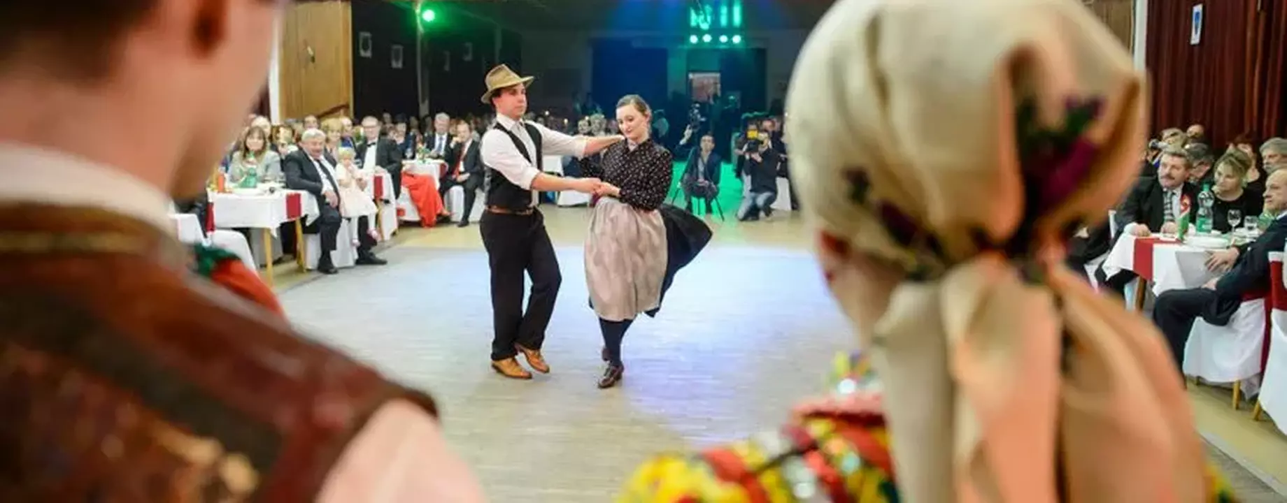 Felvidéki magyar táncosok