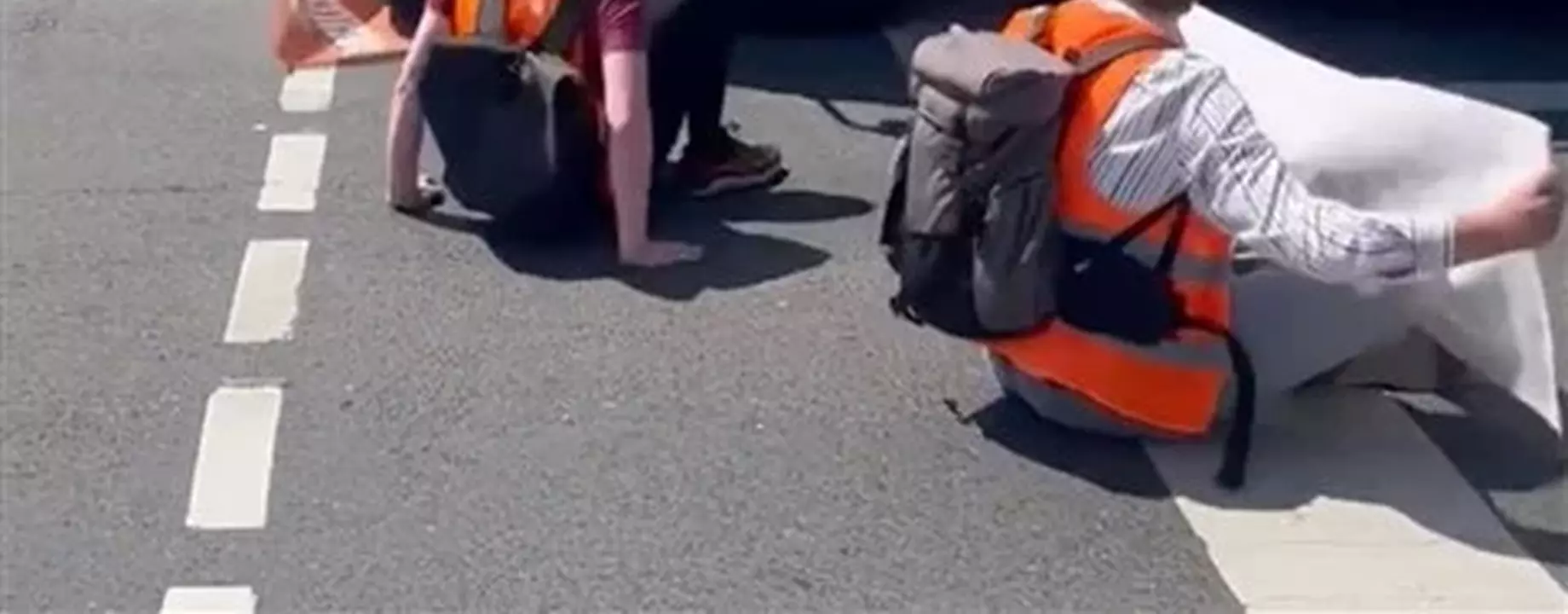 Kamionos a klimaharcosokkal