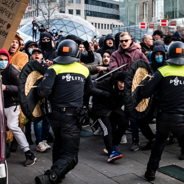 Holland tüntetők