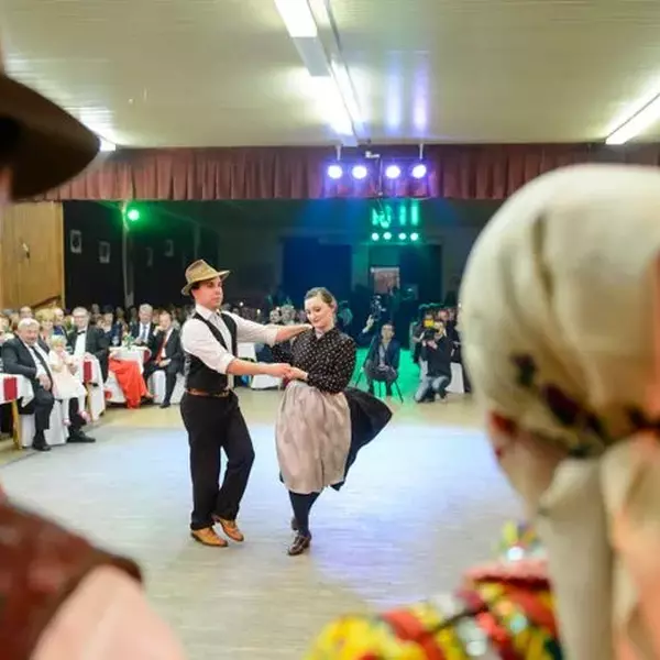 Felvidéki magyar táncosok