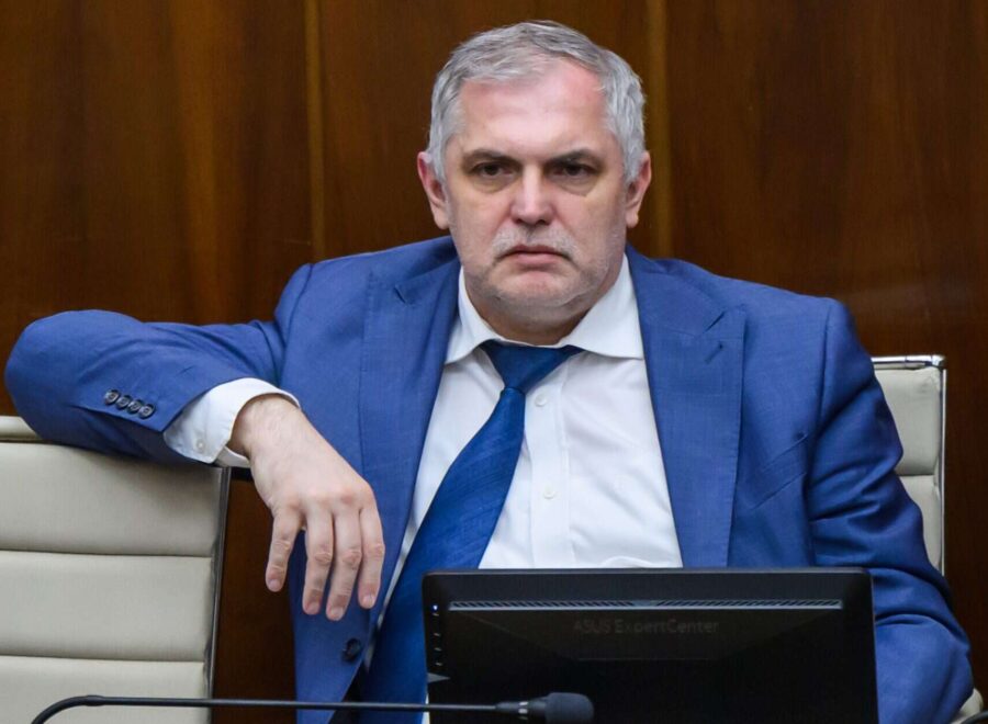 20252103 nrsr33 20117531 2000x1250