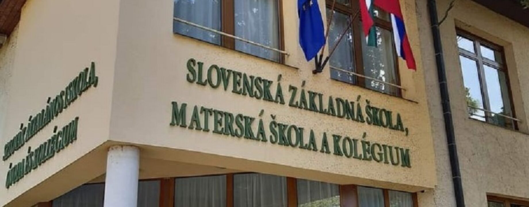 Szarvasi iskola épülete