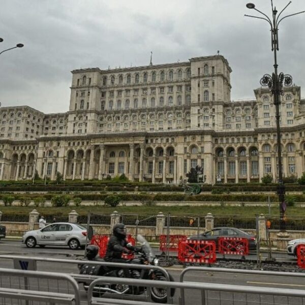 27d11c23d45644fa8269e725c3d3e46d