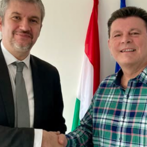 Hadhazy akos fegyveres rendorok jelentek meg kancz csaba lakasanal es lefoglaltak a szamitogepet 1200x630 crop