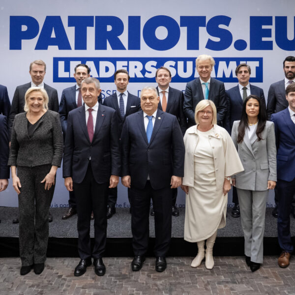 Family Photo 01 2048x1412