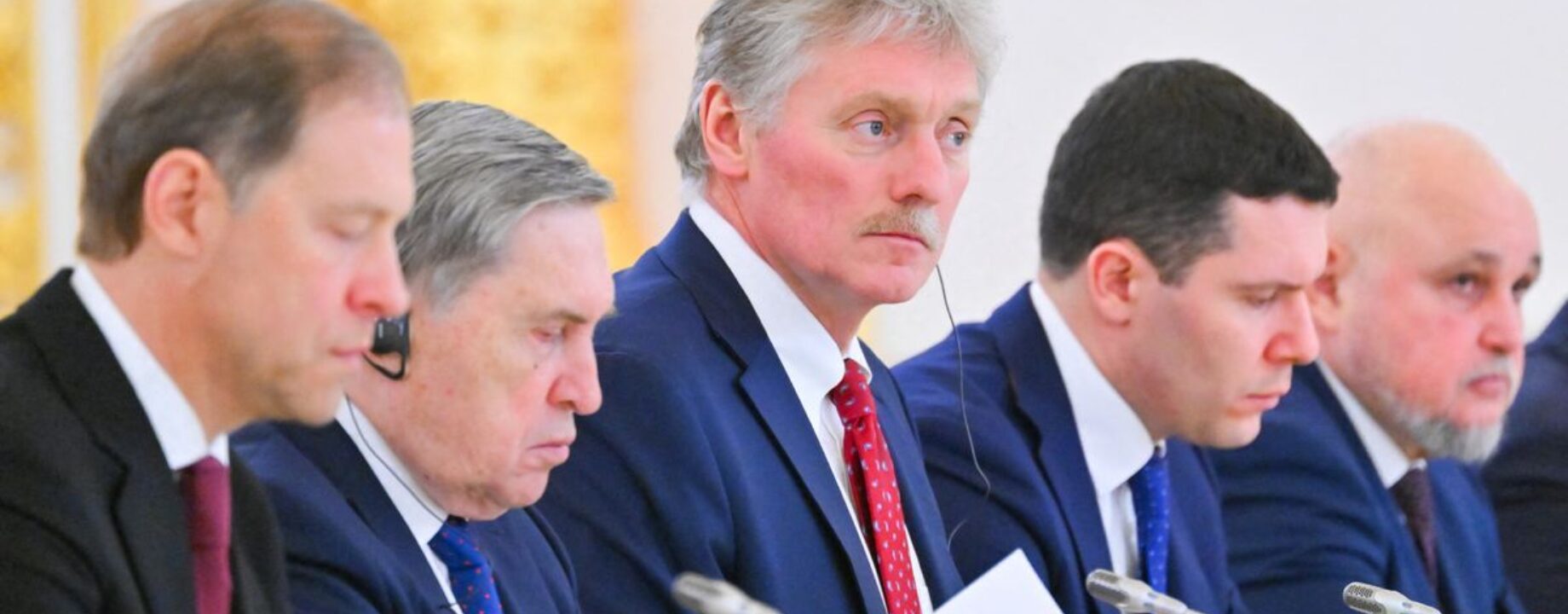 Peszkov tárgyal
