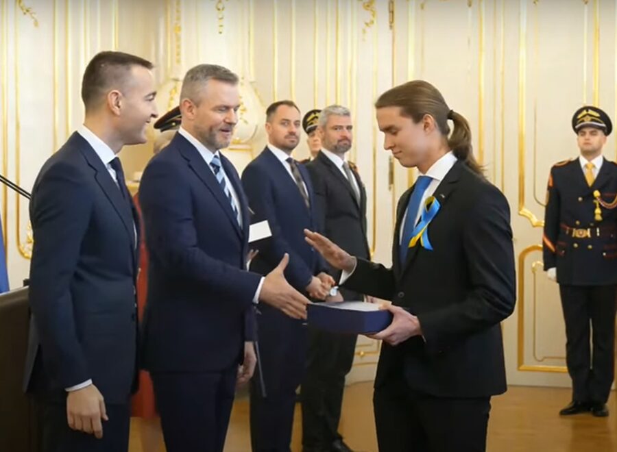 Pellegrini diák nem kézfogás