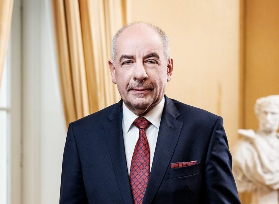 Dbe4a34115a949b1b606916783839e2c